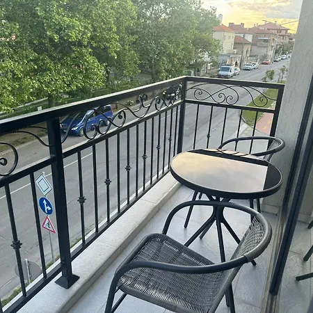 Grand Daris -free Parking Kazanlŭk